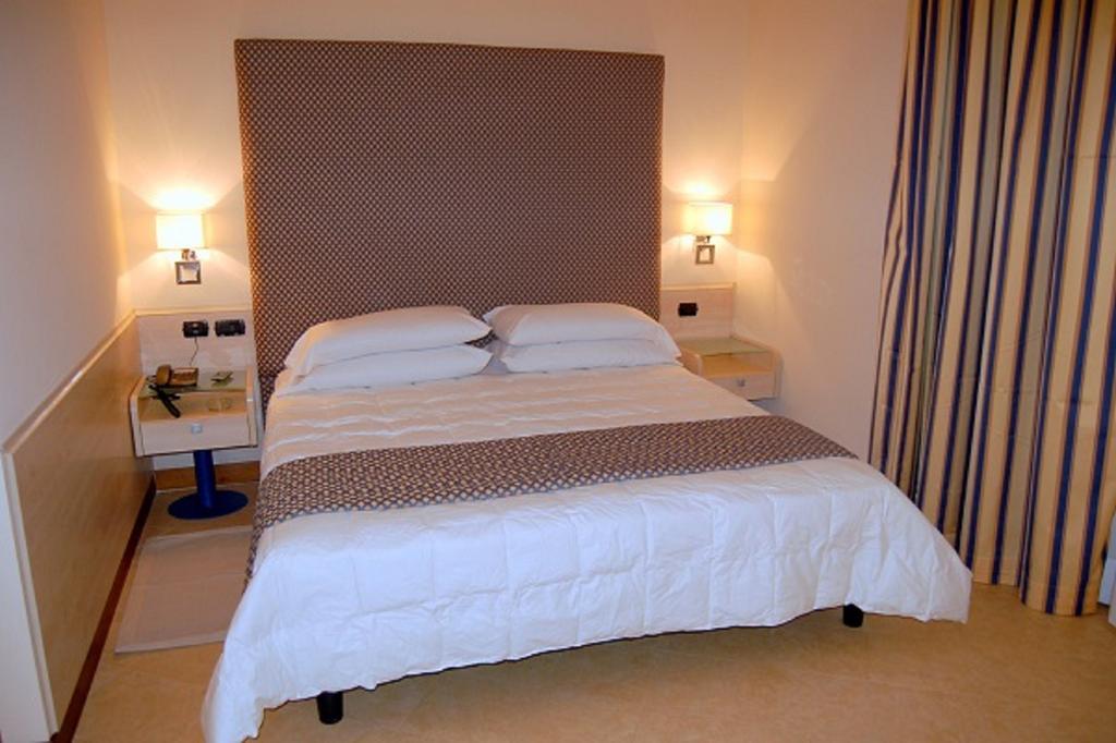Hotel Resort Lido Degli Aranci Vibo Valentia Eksteriør bilde