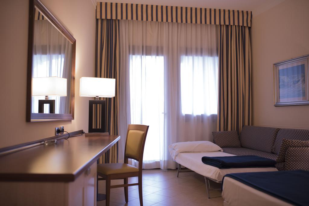 Hotel Resort Lido Degli Aranci Vibo Valentia Eksteriør bilde