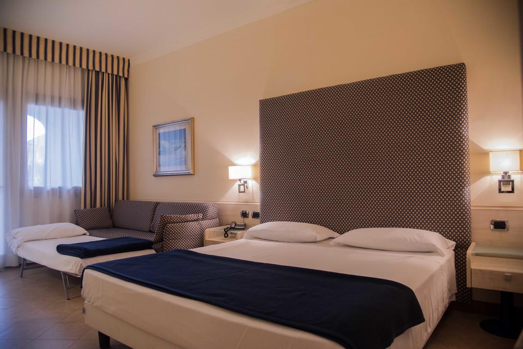 Hotel Resort Lido Degli Aranci Vibo Valentia Eksteriør bilde