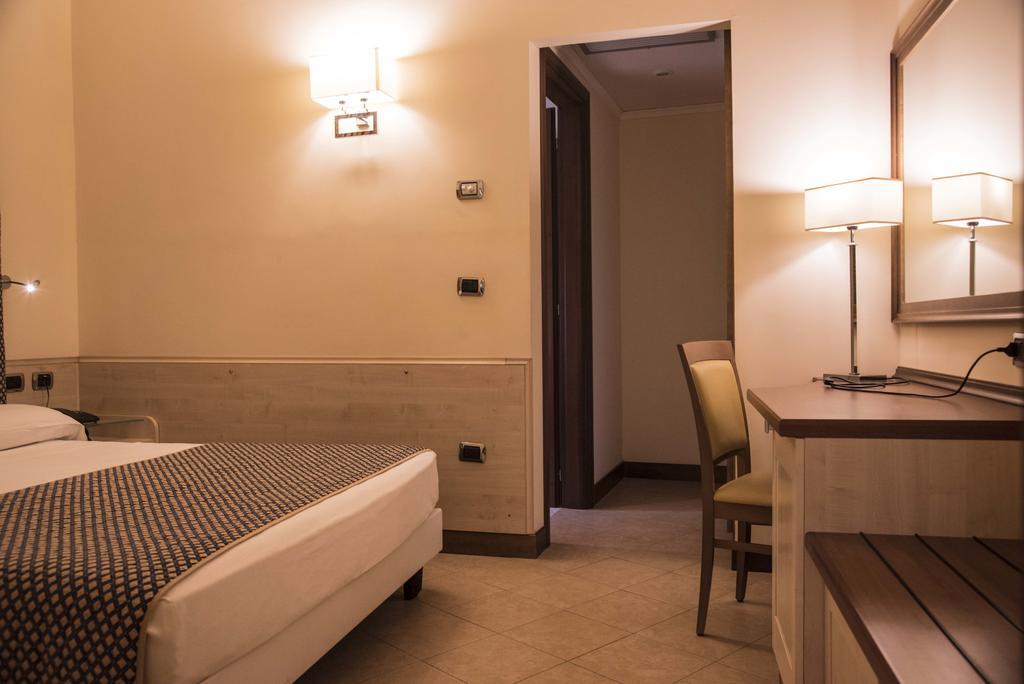 Hotel Resort Lido Degli Aranci Vibo Valentia Eksteriør bilde