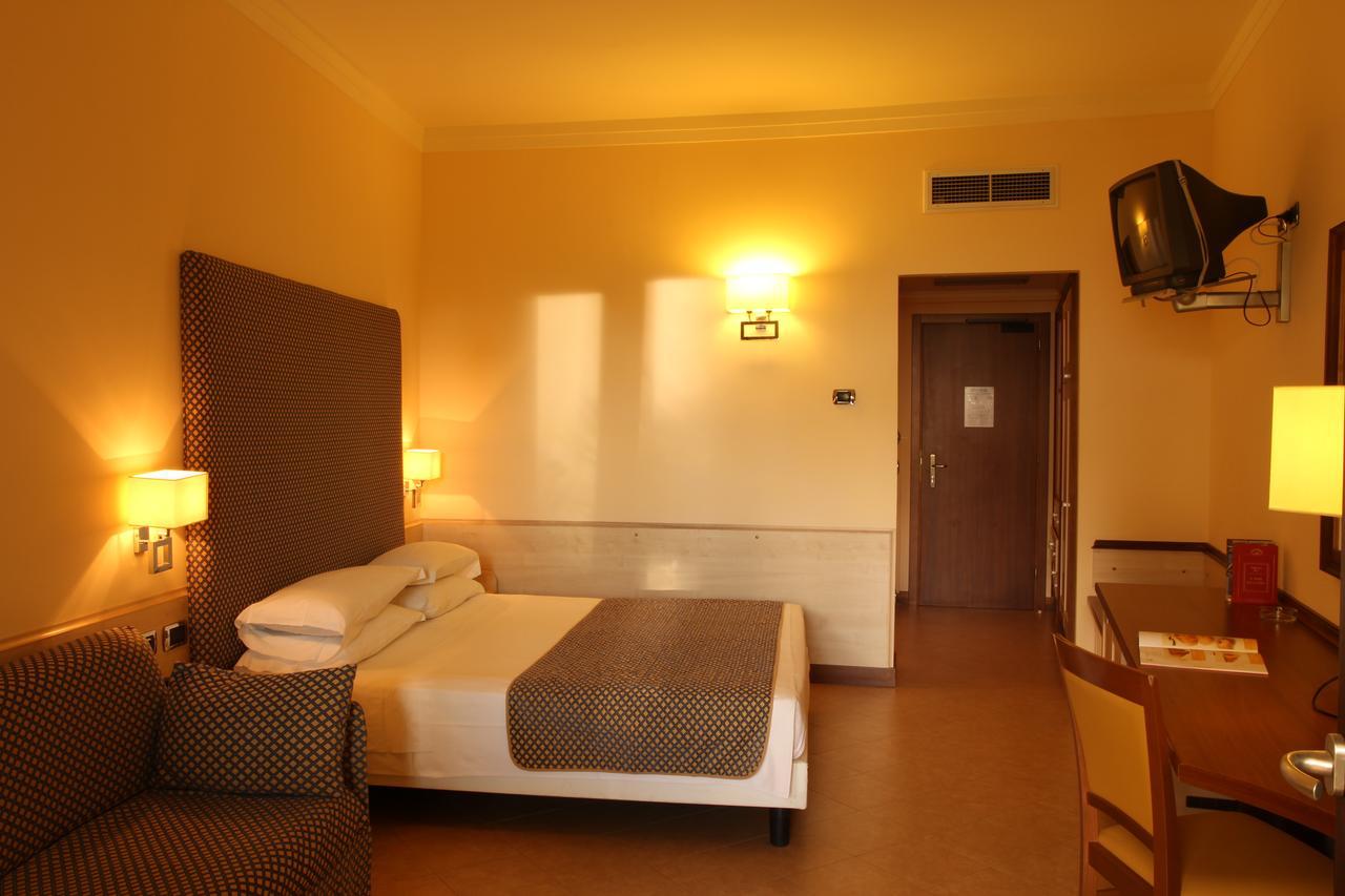 Hotel Resort Lido Degli Aranci Vibo Valentia Eksteriør bilde